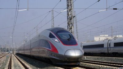 Pemerintah Gratiskan Tiket Kereta Cepat Jakarta-Bandung, Ini Syaratnya!