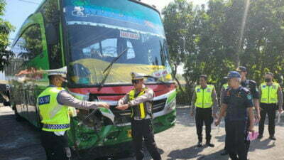 5 Kendaraan Terlibat Kecelakaan Maut di Jalan Pasuruan-Malang, Dua Orang Dilaporkan Tewas