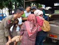 Heboh! Wanita Tanpa Busana Ngamuk di Jalan Raya Parung Bogor