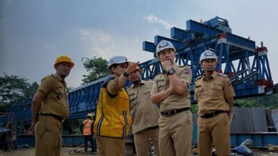Dorong Pengerjaan Tepat Waktu dan Berkualitas, Dedie Rachim Inspeksi Jembatan Otista
