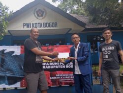 Ketua BK DPRD Kota Bogor Salurkan Bantuan Untuk Korban Gempa di Desa Purasari Bogor