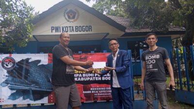 Ketua BK DPRD Kota Bogor Salurkan Bantuan Untuk Korban Gempa di Desa Purasari Bogor