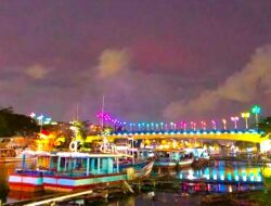 Pesona Keindahan Jembatan Siti Nurbaya di Malam Hari
