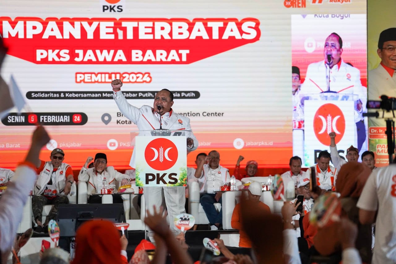 Ribuan Kader Partai Keadilan Sejahtera (PKS) Kampanyekan AMIN di Kota Bogor