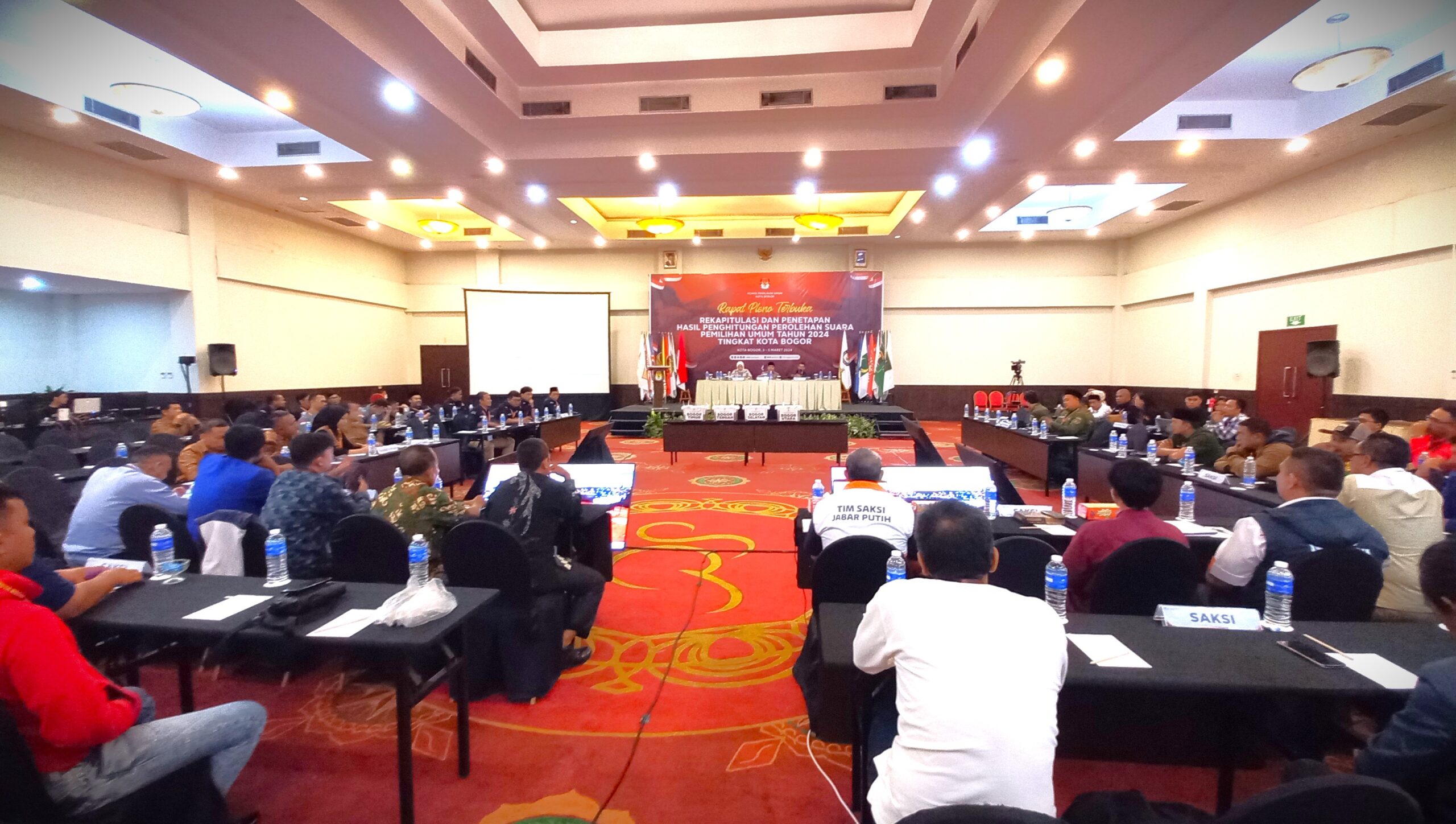 2 Kotak Suara Belum Masuk, Rapat Pleno KPU Kota Bogor Tetap Dimulai 1 2 Kotak Suara Belum Masuk, Rapat Pleno KPU Kota Bogor Tetap Berjalan