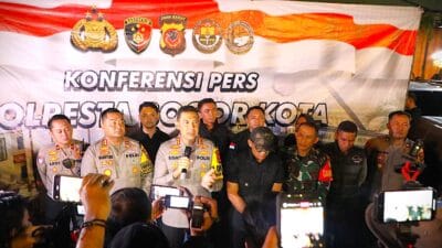 Ungkap Kasus Premanisme di Pasar Tumpah Merdeka, Polresta Bogor Kota Amankan 9 Pelaku 11 Ungkap Kasus Premanisme di Pasar Tumpah Merdeka, Polresta Bogor Kota Amankan 9 Pelaku