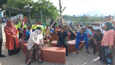 Tinjau Pembangunan Taman Genteng, Begini Pesan Hery Antasari