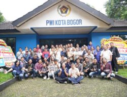 Kompak Banget! Rayakan HPN 2025 dan HUT ke-79 PWI, Pimpinan dan Anggota DPRD Kota Bogor Hadir!