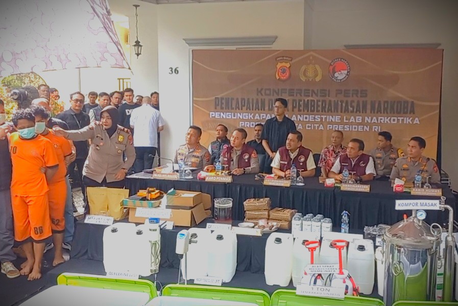 Pabrik Narkoba Digerebek Polisi