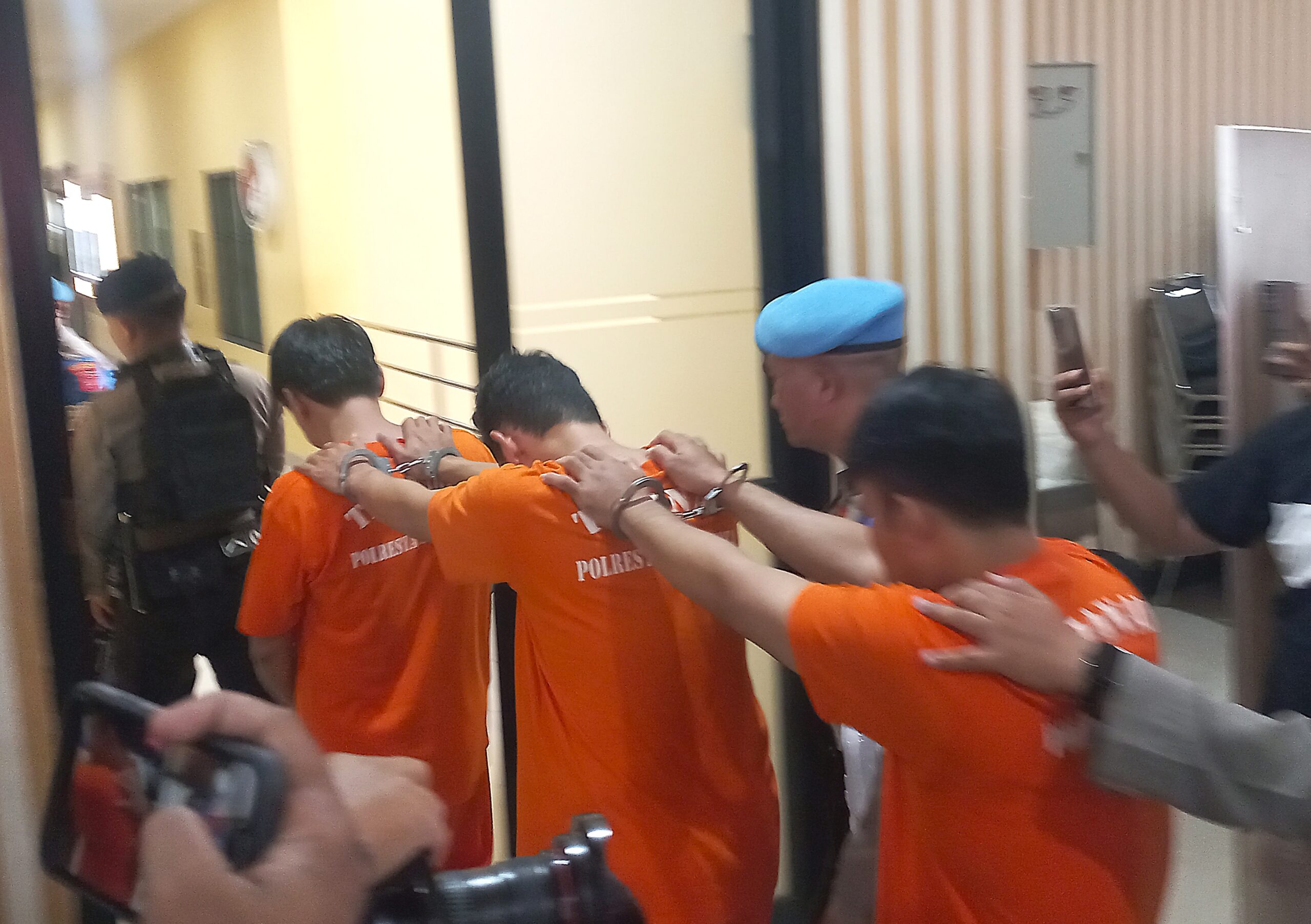 Modus Tukar ATM Tiga Pelaku Penipuan Ditangkap scaled