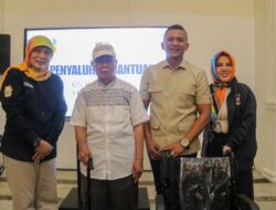 Pemkot dan DPRD Kota Bogor Salurkan Puluhan Kursi Roda untuk Warga