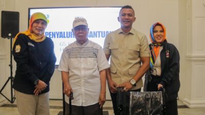 Pemkot dan DPRD Kota Bogor Salurkan Puluhan Kursi Roda untuk Warga