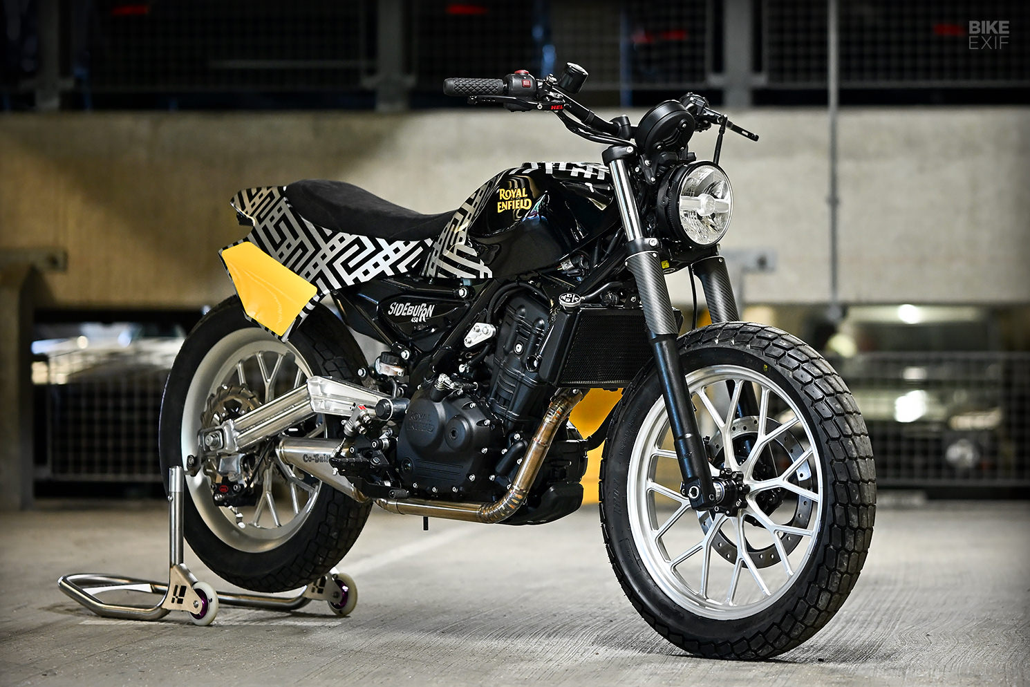 Royal Enfield dan Sideburn Modifikasi Guerrilla 450 Jadi Street Tracker 1 Royal Enfield