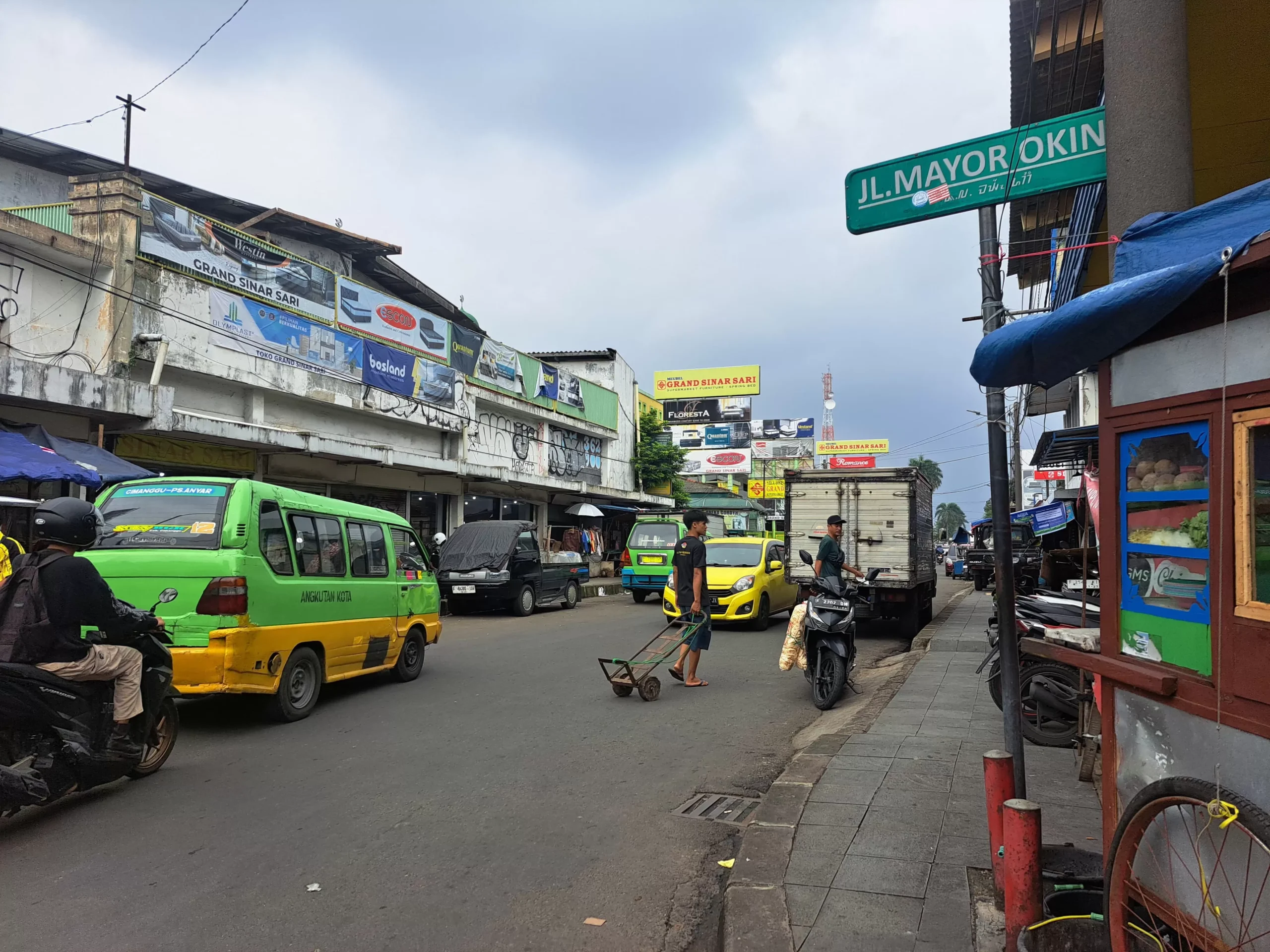 Jalan Mayor Oking