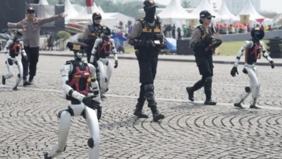 25 robot canggih