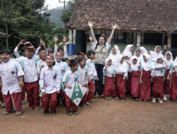 EIGER Junior Kirim 2.000 Tas Sekolah untuk Anak-Anak di Pelosok Indonesia