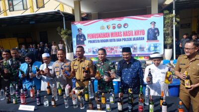 Polresta Bogor Kota Musnahkan Ribuan Botol Miras, Empat Orang Ditetapkan Sebagai Tersangka