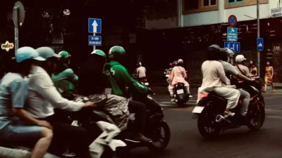 sepeda motor bensin