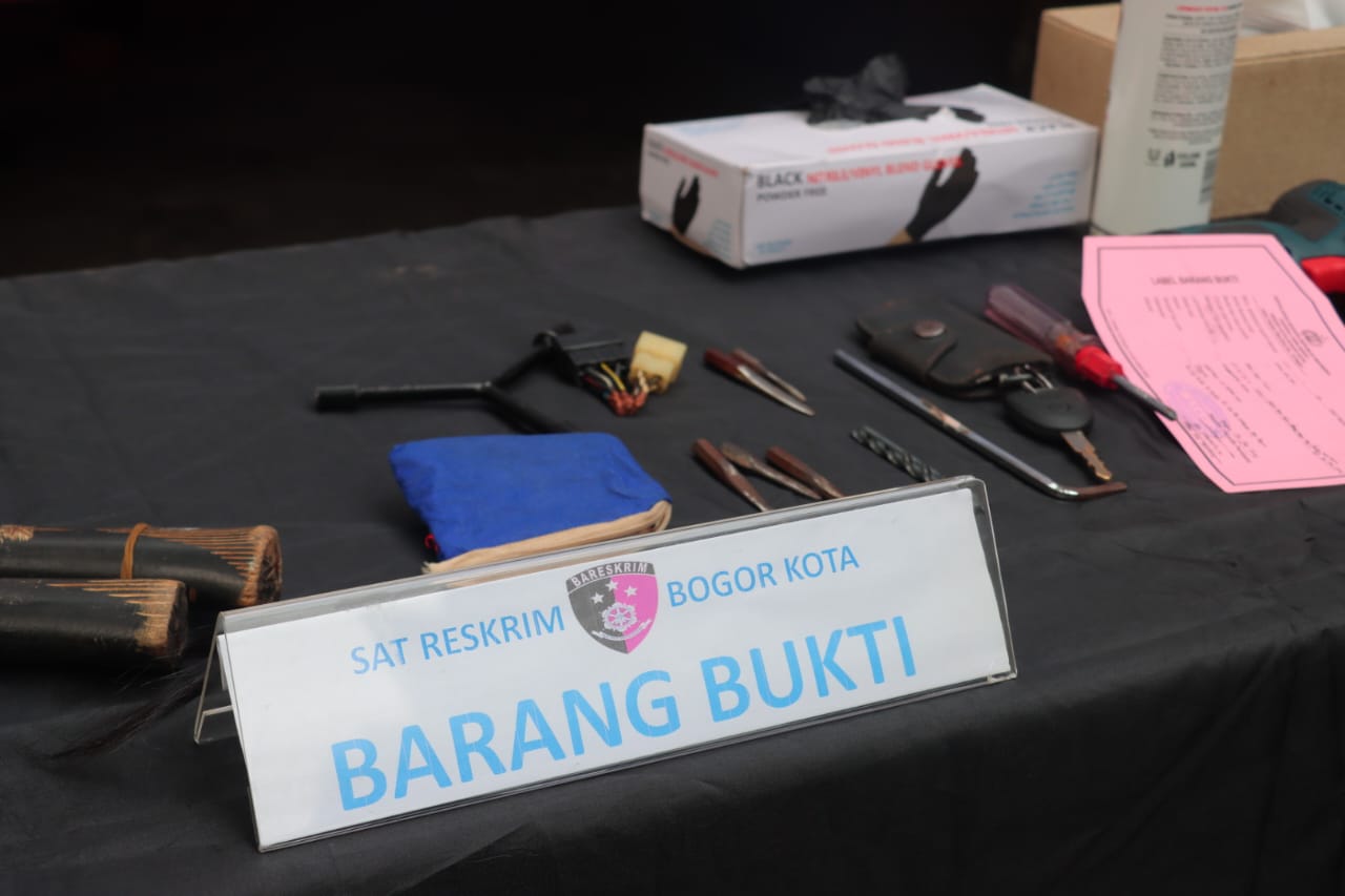 Tiga Pelaku Pencurian Mobil di Bogor Ditangkap Satu Dilumpuhkan karena Melawan 3