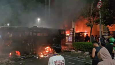 Demo buruh dan mahasiswa