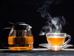 Minum Teh Panas Berlebihan Tingkatkan Risiko Kanker Kerongkongan
