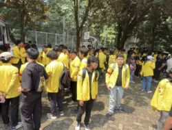 500 Mahasiswa UI Bergerak ke DPR, Angkat Isu Krisis Ekonomi dan PHK