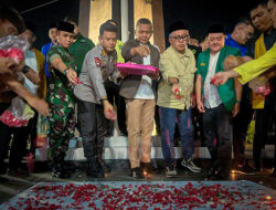 OKP Lintas Iman Tabur Bunga dan Nyalakan Lilin di Tugu Kujang