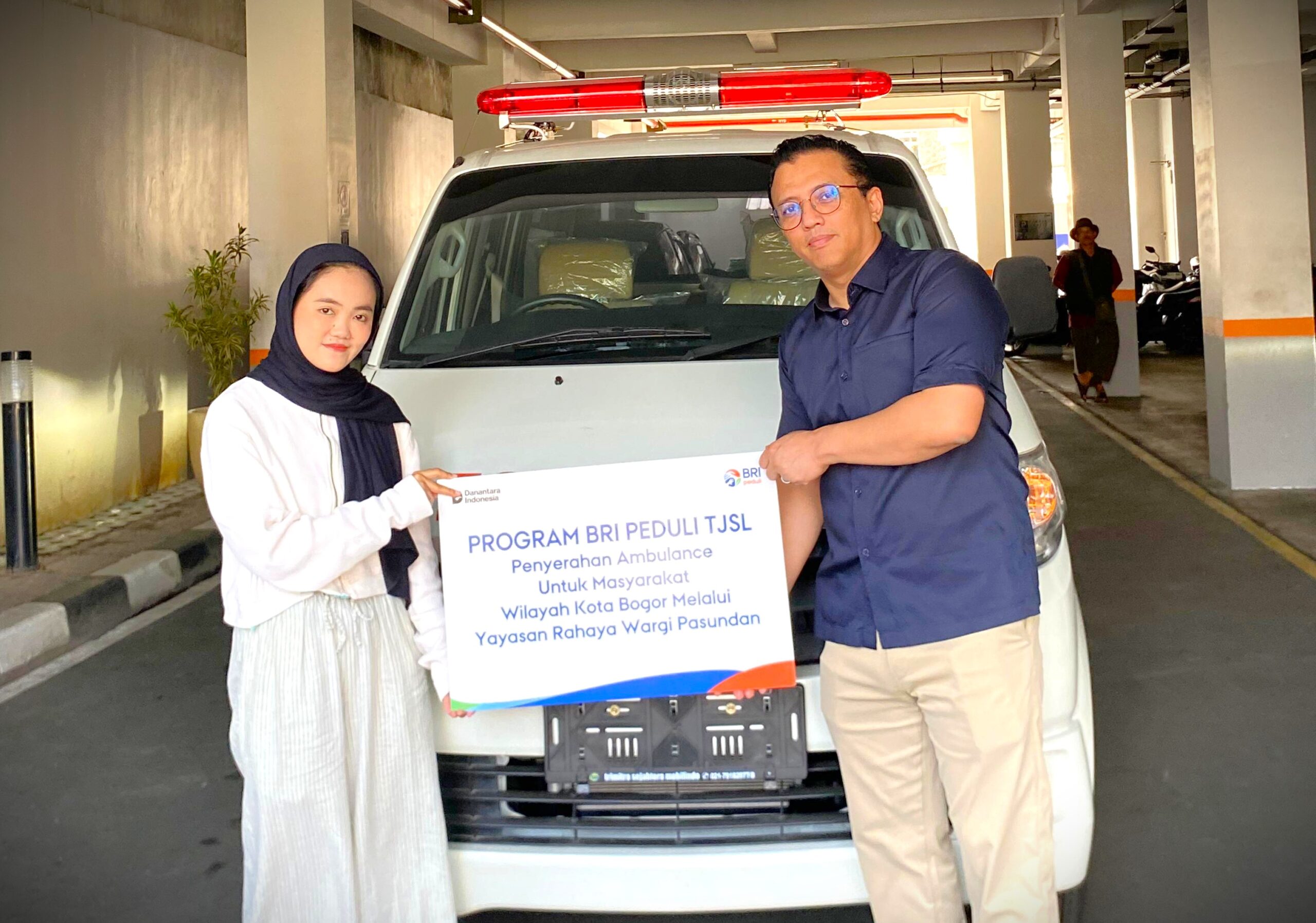 PT Bank Rakyat Indonesia Melalui Branch Office BRI Bogor Pajajaran Serahkan 1 Unit Ambulans kepada Yayasan Rahaya Pasundan 3 scaled
