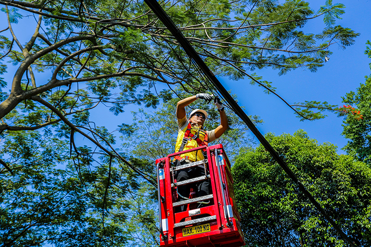 penataan kabel udara