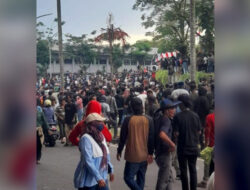 Ribuan Penambang Demo di Kantor PT Timah Tbk, Kunjungan Presiden Prabowo Dibatalkan