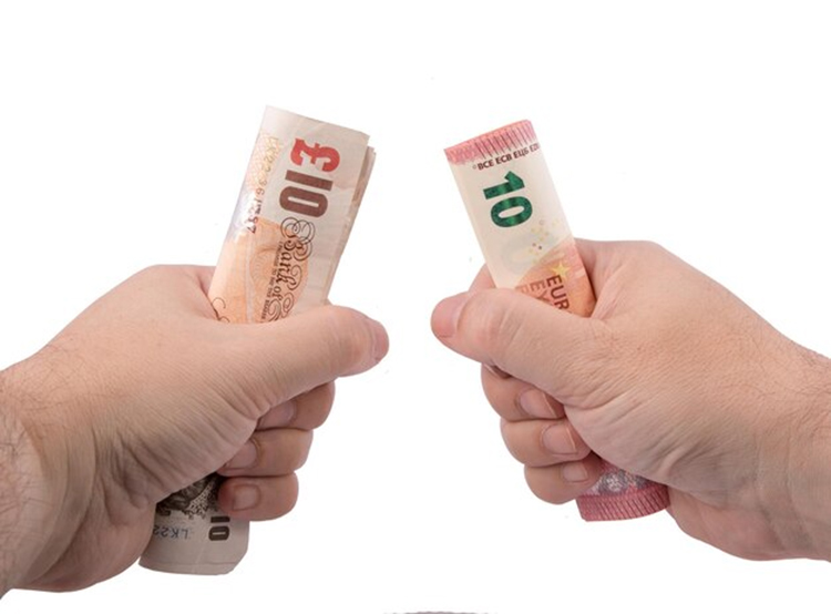 rupiah menguat tipis