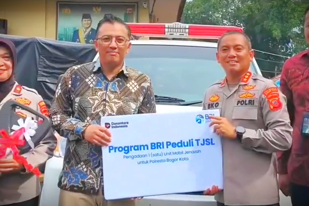 Dukung Pelayanan Kemanusiaan BRI Bogor Pajajaran Serahkan 1 Unit Mobil Jenazah kepada Polresta Bogor Kota