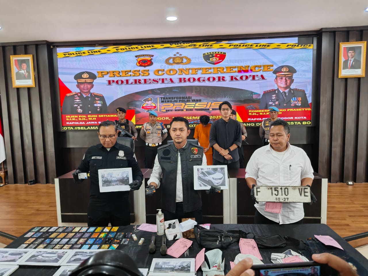 Pelaku Pencurian dan Penipuan Bermodus Ganjal Mesin ATM Ditangkap Polisi