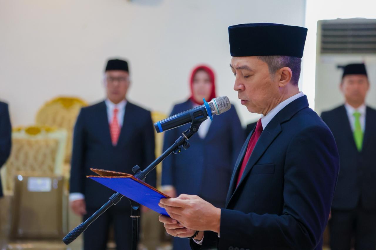 Lantik 12 Pejabat, Dedie Rachim: Berikan Layanan Terbaik untuk Masyarakat Kota Bogor 3 1001254393