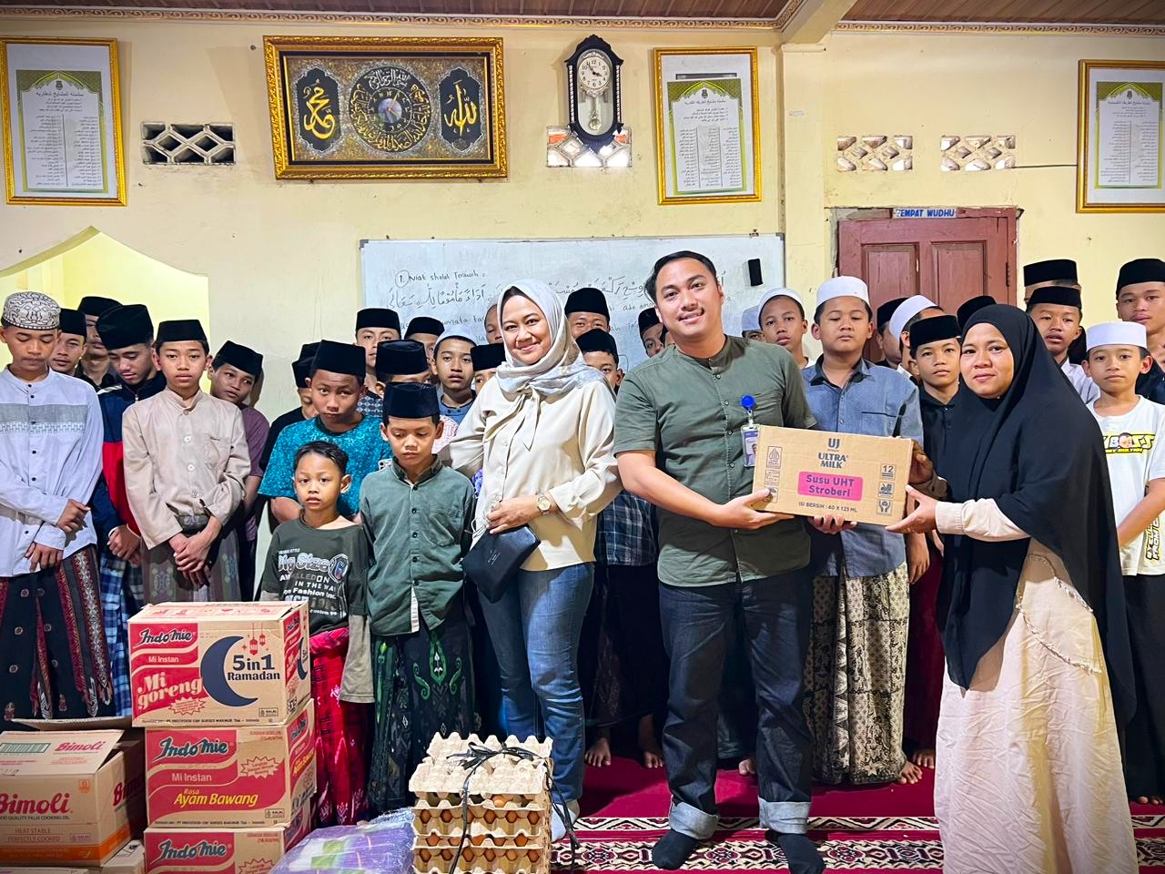 Peduli Santri YBM BRI Bogor Pajajaran Bantu Kebutuhan Pokok Ponpes Manbaul Hisan 2