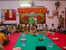 Ngabuburit Penuh Toleransi Bersama Warga di Pulo Geulis