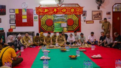 Ngabuburit Penuh Toleransi Bersama Warga di Pulo Geulis