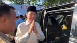 Lagu ‘Mas Bahlil Ganteng’ Bergema di Depan Rumah Jokowi