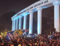 Konvoi Persib Juara Lumpuhkan Jalan Pajajaran dan SSA Bogor, Ribuan Suporter Padati Tugu Kujang