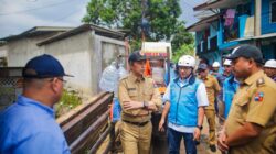 Tinjau Kali Cibala, Dedie Rachim Soroti Penyempitan Aliran dan Sampah