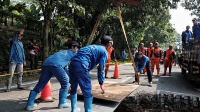 Dinas SDA DKI Jakarta Gerak Cepat Tangani Jalan Amblas di Lenteng Agung