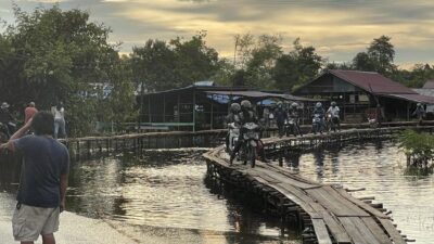 13 Jembatan Gantung di Sintang Putus Akibat Banjir