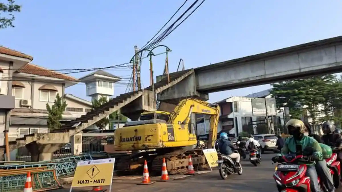 Jembatan Penyeberangan Orang JPO Paledang Bogor sudah mulai dibongkar Sabtu 2762026