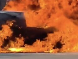 Mobil Terbakar di Jalan Sholeh Iskandar Bogor, Kerugian Ditaksir Capai Rp200 Juta