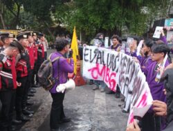 Demo BEM Fakultas Ekonomi Unpak di Depan Istana Bogor Sempat Ricuh