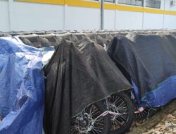 Motor MBG Disegel Kejagung Menggunakan Pita Merah Putih, Gudang di Sentul Masih Beraktivitas