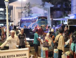 Jemaah Haji Kota Bogor Tiba, Dedie A Rachim: Rata-Rata Kangen Bakso dan Nasi Padang