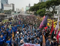 Mahasiswa Jabodetabek Gelar Demo di Sudirman, Sampaikan Lima Tuntutan ke Pemerintah