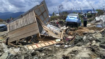 gempa hari ini di sulawesi guncangan m67 guncang palu warga panik berhamburan