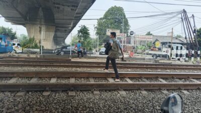 Pagar Pembatas di Jalur KRL Kebon Pedes Bogor Dibangun Antisipasi Korban Bertambah